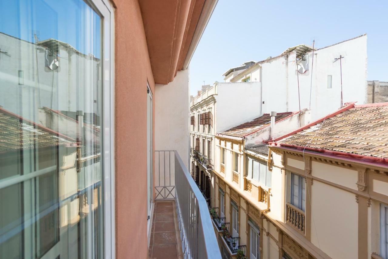 Apartamentos Tucan Малага Экстерьер фото
